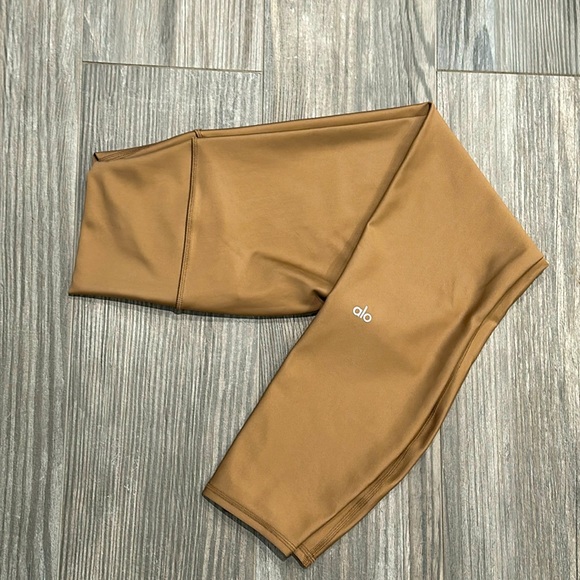 ALO 7/8 HighWaist Legging - Picture 3 of 10